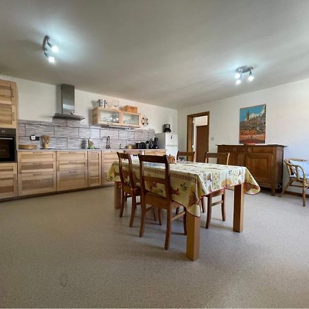 Spacieux Appartement モンス エクステリア 写真